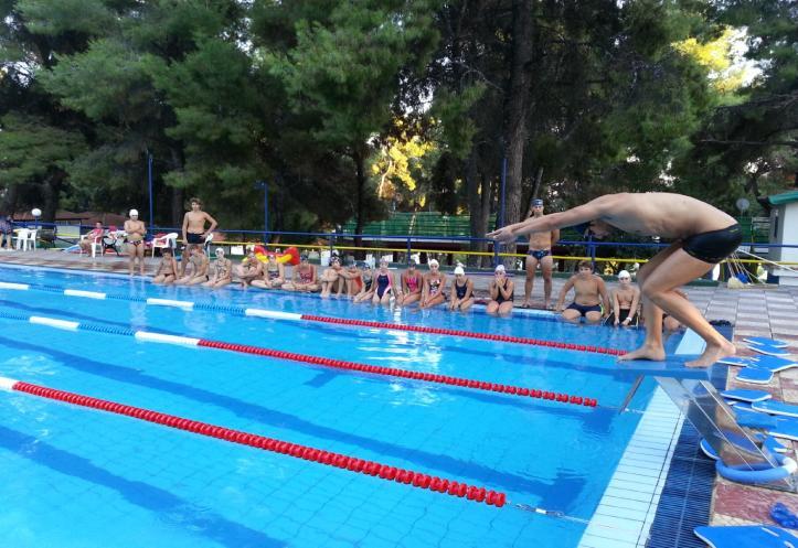 Επίδειξη τεχνικής εκκινήσεων και στροφών από κορυφαίους αθλητές