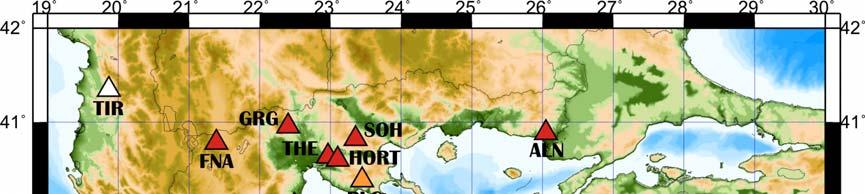 άλλα ελληνικά δίκτυα, ο Τομέας Γεωφυσικής ανταλλάζει δεδομένα και με διεθνή σεισμολογικά κέντρα όπως το GEOFON και το MEDNET.