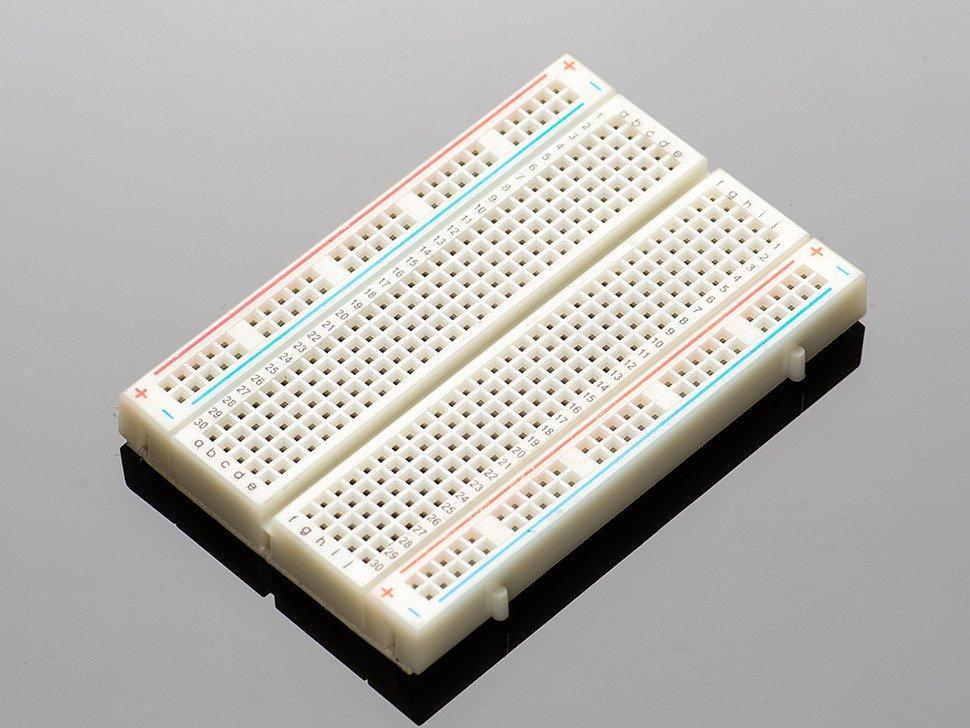 C. Breadboard Σε αυτό το σημείο προβάλλεται το breadboard, δηλαδή η πλακέτα που