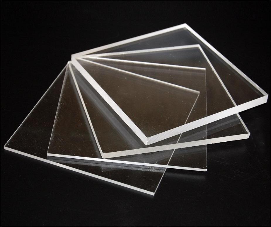 G. Plexi-Glass Το αισθητικό κομμάτι της κατασκευής στηρίζεται στο plexiglass, ένα διαφανές άκαμπτο θερμοπλαστικό γυαλί, που είναι τοποθετημένο στο πάνω μέρος, της ξύλινης κατασκευής.