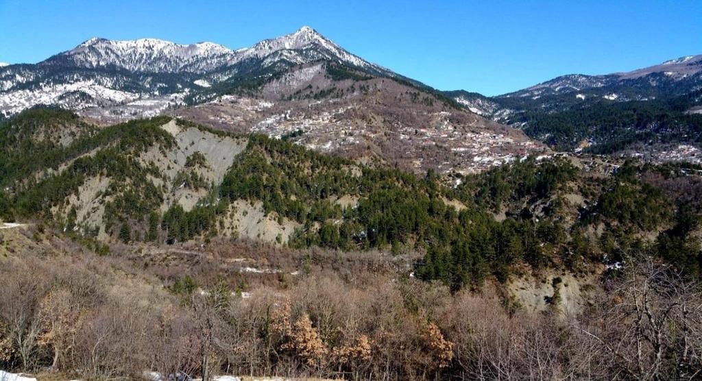 στην επιτόπια έρευνα που διεξήγαγα, καθώς και διάφορα τοπία του Ελατοχωρίου.