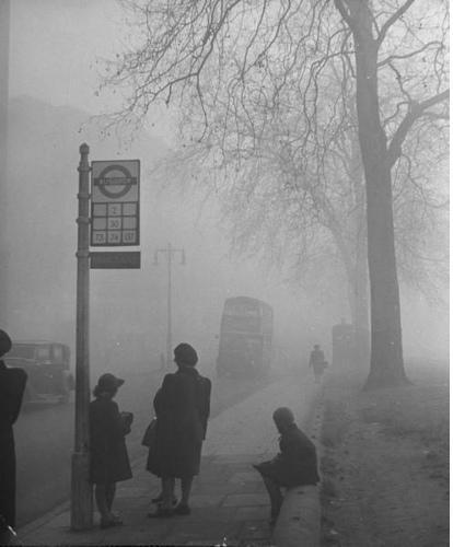 12: 1952 London smog (Κουλλαπής, 2010). Σε αυτό το γεγονός καταγράφηκαν περίπου 4000 θάνατοι και 100000 άρρωστοι.