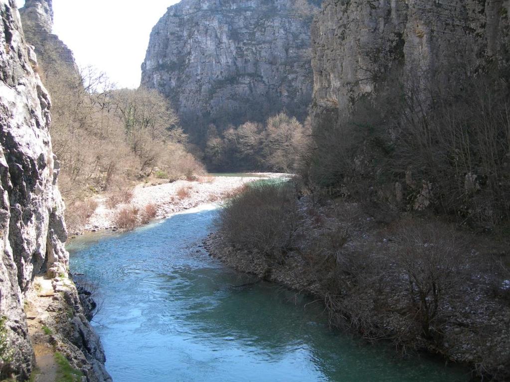 Χαράδρα του Βίκου Η μοίρα του, ήταν ν αλλάζει συνέχεια τόπο, για να βγάλει τον επιούσιο.