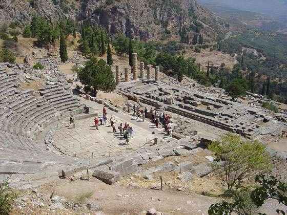 Το θέατρο των Δελφών.