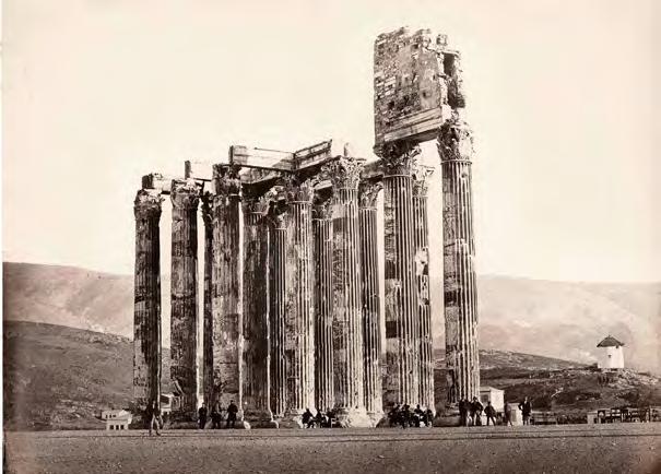 Θαμώνες του καφενείου στον ναό του Ολυμπίου Διός.