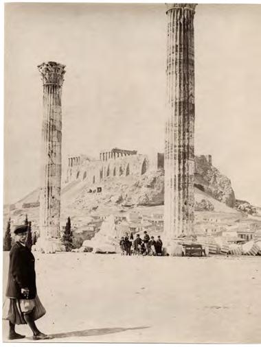 Στο καφενείο του ναού του Ολυμπίου Διός At the café of the