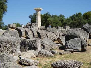 το πάθος των αρχαίων επώνυμων και ανώνυμων καλλιτεχνών, μετασχηματίζοντας τελικά τις πέτρες σε έργα τέχνης (Παπαγεωργάκης, 1977). Από τον 6 ο π.χ. αιώνα αρχίζει συστηματικά η χρήση του μαρμάρου στη δόμηση και σε αρχιτεκτονικές εφαρμογές.