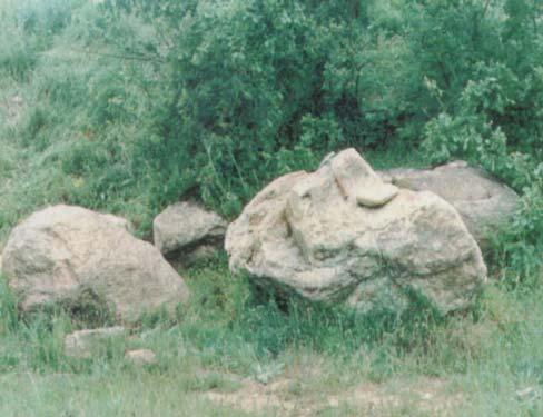 110 όγκου (όπου έχει την κορυφή του), όταν η κλίση στο χώρο απόθεσης είναι µεγάλη (σχ. 6.3.1).