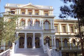 Το «Παπάφειο ορφανοτροφείο αρρένων» στη Θεσσαλονίκη. Επίσης κληροδότησε με 10.000 λίρες Αγγλίας το Ορφανοτροφείο Χατζηκώστα στην Αθήνα. Ανωνύμως επίσης απέστειλε 15.