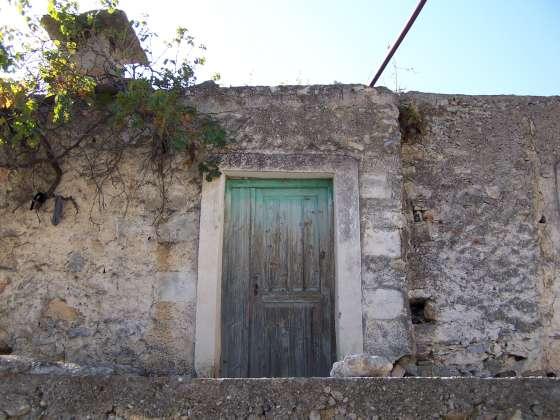 πετρόκτιστου -