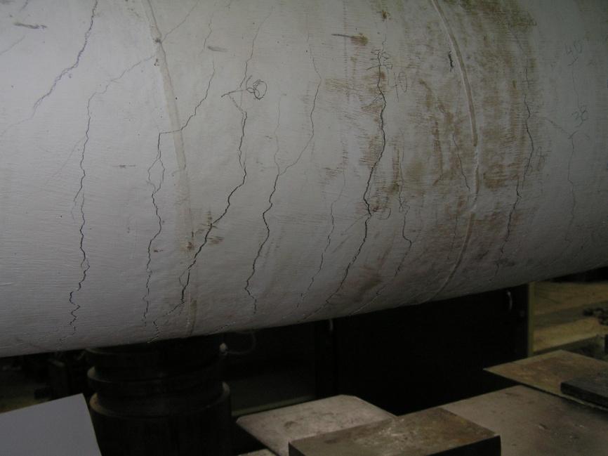 Πειραματική Έρευνα 350 Ρ [kn] 300 250 200 150 100 50 0 ε [ ] 0 2 4 6 8 10 12 Σχήμα 91 Διάγραμμα φορτίου παραμόρφωσης κάτω διαμήκους οπλισμού στην περιοχή της στήριξης Σχήμα 92 Καμπτική ρηγμάτωση