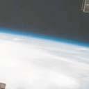 Ένα χαρακτηριστικό παράδειγμα τέτοιων βραχιόνων είναι ο διαστημικός βραχίονας Canadarm, βλ.