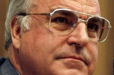 Helmut Kohl Πηγή: Χέλμουτ Κολ, 1982 1998: Καγκελάριος της Δυτικής Γερμανίας. http://en.wikipedia.