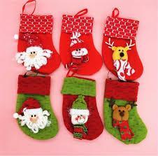 XΡΙΣΤΟΥΓΕΝΝΙΑΤΙΚΗ ΚΑΛΤΣΑ Χρειάζεσαι μια χριστουγεννιάτικη κάλτσα για να σου τη γεμίσει ο Αϊ-Βασίλης με καραμέλες, ζαχαρωτά και άλλα