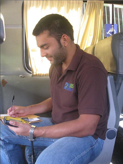 mayores y persona que abordaron el autobús con tiquete dado por la empresa (en todos los casos estas personas eran oficiales de policía que se montaban para resguardar el autobús debido a