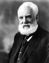 Alexander Graham Bell Ο Alexander Graham Bell γεννήθηκε στις 3 Μαρτίου το 1847 στο Εδιμβούργο της Σκωτίας και σπούδασε στα πανεπιστήμια του Εδιμβούργου και του Λονδίνου.