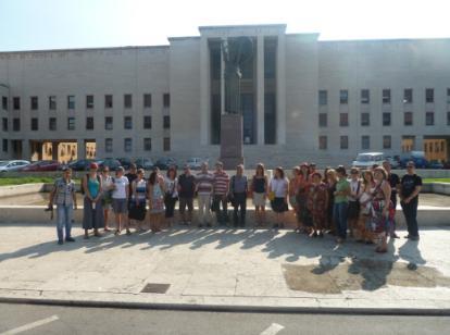 Vizitarea Campusului, a principalelor facultăţi din cadrul acesteia, arhitectura clădirilor şi vizitarea Museo dell arte classica - Muzeul de artă Clasică al Universităţii Sapienza, care adăposteşte