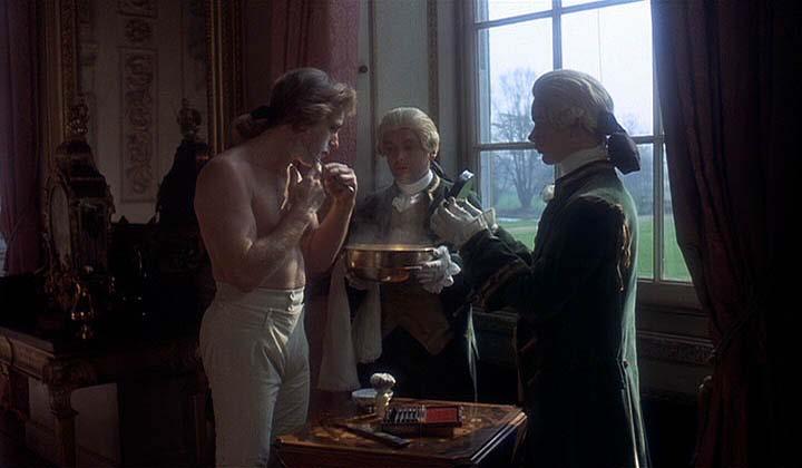 50 Δύο φωτογράµµατα από την ταινία Barry Lyndon, 1975: χρήση Low-contrast φίλτρων (LC#3) από το Διευθυντή φωτογραφίας John Alcott, µε το χαρακτηριστικό blueish-glow/halation, που προκύπτει στις