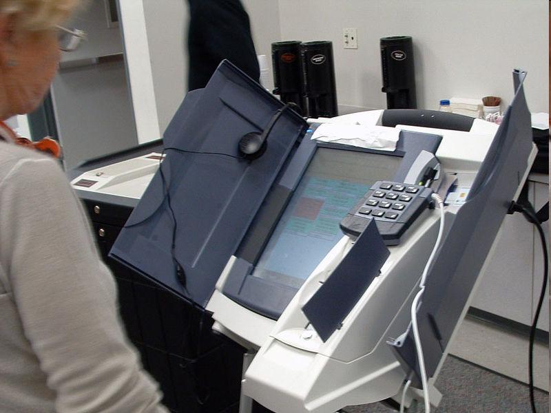 Ψηφοφορίας µε Κυλιόµενη Απόδειξη - VVPAT Voter-Verified Paper Audit Trail Πηγή: Mercuri 1992 Συσκευή DRE µε
