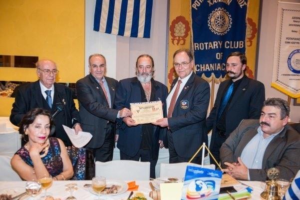 Το Βραβείο επέδωσαν από κοινού ο Δ/της µας Α. Μαµάτας και ο Πρόεδρος του Οµίλου µας Ε.