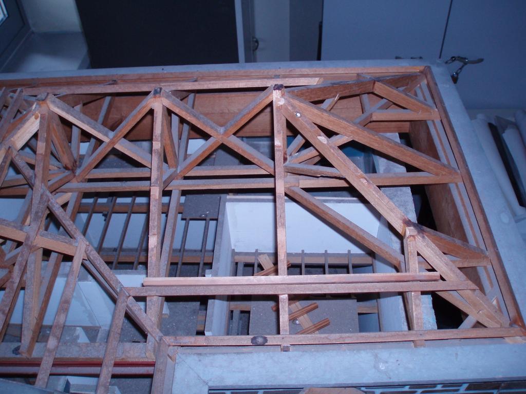 Λαμπρινίδης Σταμάτης Παπαϊωάννου Αλεξάνδρα (1991), Κατασκευή ξύλινης στέγης, πτυχιακή εργασία,