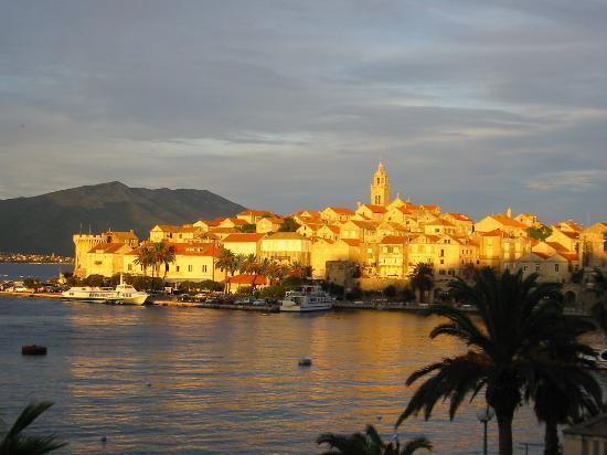 ΠΕΡΝAME ΤO STARIGRAD ΠEΡAΣMA PAKLENICA-KARST MANITA PEC ΠΑΡΚΟΥ