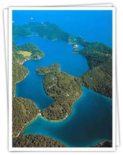 Η χερσόνησος Peljesac βρίσκεται σε ιδανική θέση για της εξορμήσεις στα όμορφα