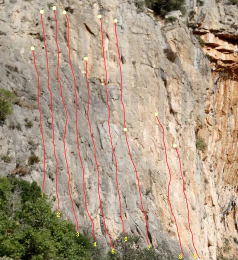 Δίδυμες σπηλιές Twin caves 10 ΛΕΩΝΙΔΙΟ Ένας πολύ εντυπωσιακός βράχινος σχηματισμός πάνω από το παλιό μονοπάτι που οδηγεί στο χωριό Βασκίνα.