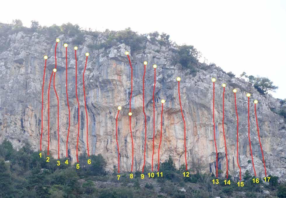 Πανόραμα Panorama 15 ΕΛΩΝΑ Τα γκρι λευκά βράχια που βρίσκονται πάνω και δεξιά από το πεδίο Έλωνα και είναι ορατά από τον δρόμο. Προσανατολισμός: Βορειο-ανατολικός. Ήλιος: Μόνο το πρωί.