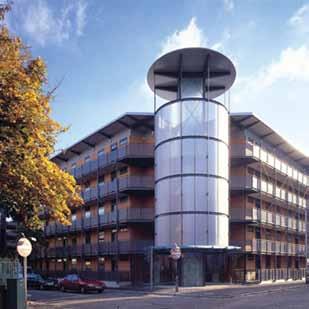 The largest complex composed of containers- student housing in Amsterdam with 1000 units, 2006. (authors: Tempohousing) Сл. 4. Мaреј гров, Лондон, 2000.