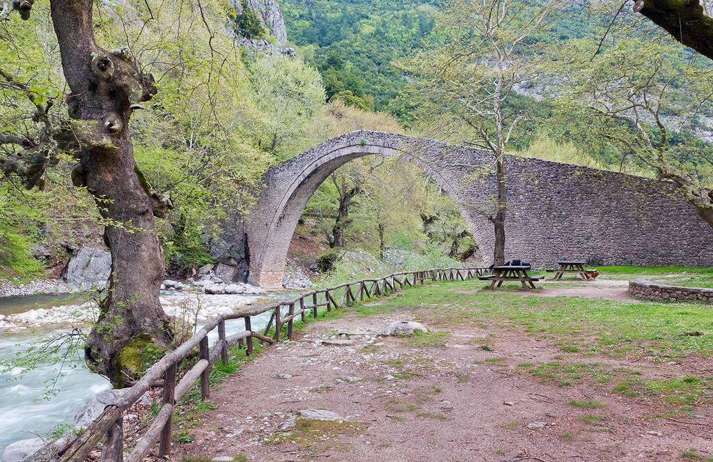 Στόχοι της Σύμπραξης 1 2 Ενίσχυση του τουριστικού τοµέα της Θεσσαλίας ως µοχλού ανάπτυξης της Περιφερειακής οικονοµίας