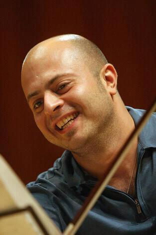 Alexander Chaushian / βιολοντσέλο Μεγάλος νικητής του Διαγωνισμού Premio Mozart στη Βερόνα της Ιταλίας και στον Διεθνή Διαγωνισμό Μουσικής στην Ολλανδία, το 1992, ο Alexander Chaushian τιμήθηκε
