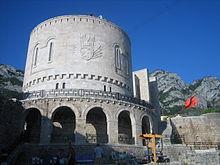 748 Πληθυσμό: 3.544.