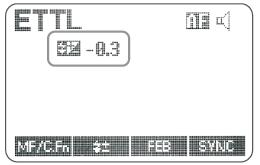 2. Ρυθμίστε την τιμή διόρθωσης έκθεσης FEC: - Περιστρέψτε τον επιλογέα για να επιλέξετε τιμή - 0.3 σημαίνει 1/3 του στοπ, 0.