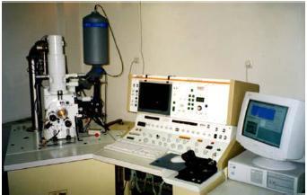4. Πειραματικές διατάξεις Σχήμα 4.4: Σαρωτικό ηλεκτρονικό μικροσκόπιο (SEM).