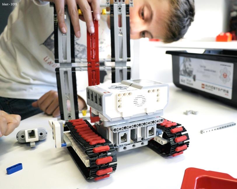 Ιblast Robotics Design -ΕκπαιδευτικήΙΡομποτική Το blast Robotics Design αποτελεί ένα αποκλειστικό πρόγραμμα εκπαιδευτικής ρομποτικής, που συμβάλλει