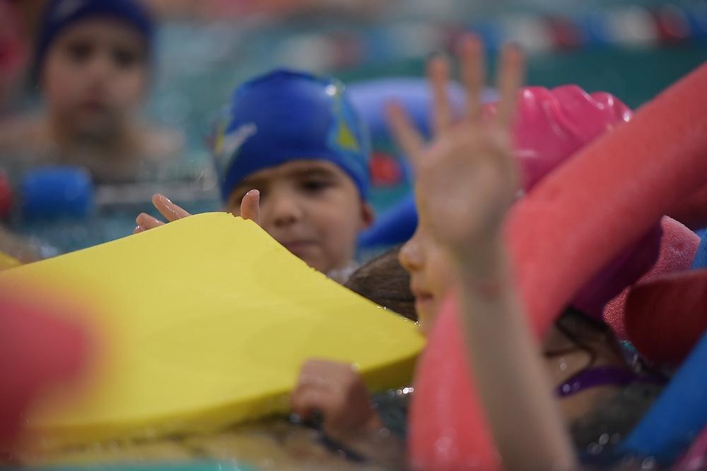 Κολύμβηση Το Σχολείο συνεργάζεται με το σωματείο ΡΟΗ που δραστηριοποιείται στην εκμάθηση κολύμβησης σε παιδιά σχολικής και προσχολικής ηλικίας.