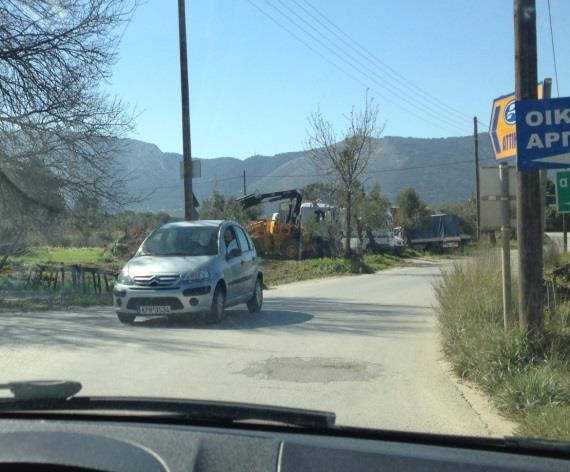 πλευρικά στηθαία ασφαλείας, με επιβατικά και φορτηγά