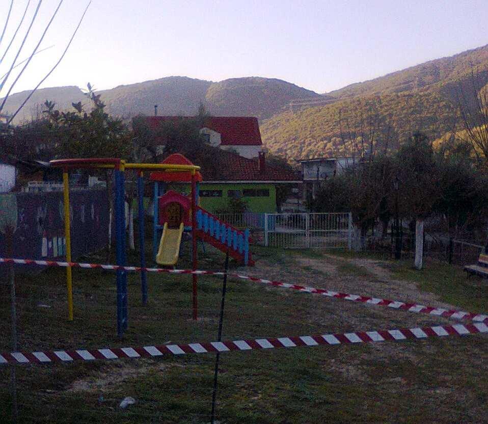 Οι παιδικές χαρές που πρόκειται να ανακατασκευασθούν περιγράφονται αναλυτικά παρακάτω: 1.
