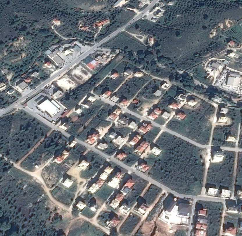 6. Παιδική Χαρά Μαργαριτίου (εντός κεντρικής πλατείας) - Απόσπασµα αεροφωτογραφίας Οι απαιτούµενες παρεµβάσεις για την ανακατασκευή των παραπάνω παιδικών χαρών είναι οι εξής: Όλες οι παιδικές χαρές