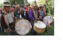 Μουσικοί της φυλής Αϋμάρα Παρουσιάζουν έντονες επιρροές από την ευρωπαϊκή μουσική -λόγω των Ισπανών κατακτητών- αλλά καθόλου από την αφρικανική.