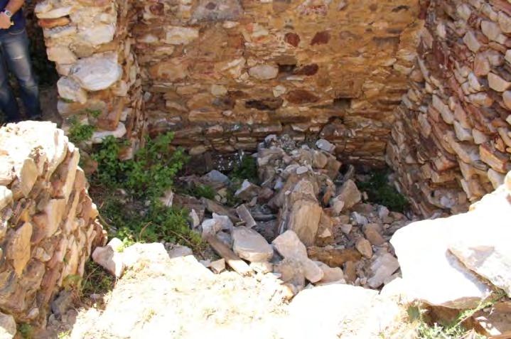από την εσωτερική παρειά της βορειοανατολικής όψης, στο B'