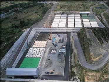 2.2.2.7 Rokkasho Village, Ιαπωνία Το Vitrified Waste Storage Center είναι μία εγκατάσταση με σκοπό να αποθηκεύσει ακίνδυνα και να διαχειριστεί τις υαλοποιημένες συσκευασίες αποβλήτων που