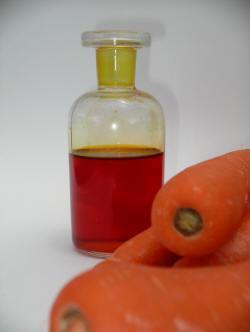 2.1.5 ΚΑΡΟΤΕΛΑΙΟ (CARROT OIL) Το καροτέλαιο είναι ένα σκούρο κόκκινο, άοσμο λάδι που λαμβάνεται από τα καρότα.