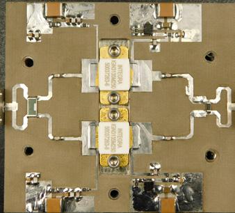 21 inch ILMP3135M240 3100-3500 MHz 240W 300μs, 10% 21dB 32% 32V 5.40 x 2.28 x 0.22 inch IBP2226M300 2250-2550 MHz 300W 200μs, 10% 8dB 56% 34V 3.54 x 2.36 x 0.