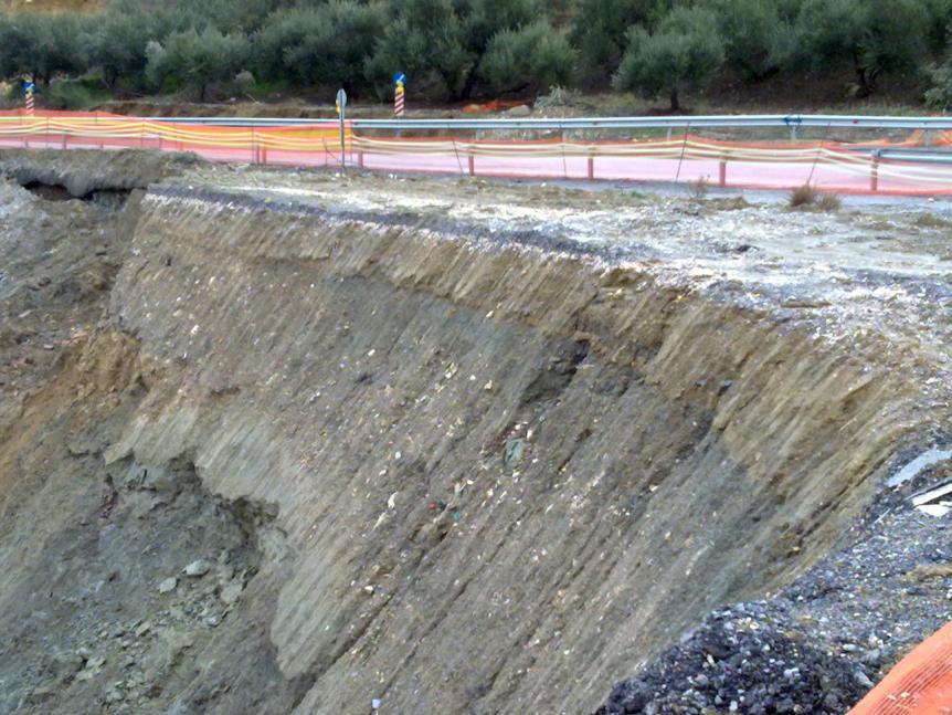 επιχώματος (Λαζαρόπουλος,