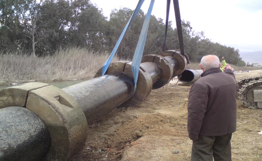 30 m περίπου από την υφιστάμενη στάθμη, διάστρωση μη υφαντού γεωυφάσματος σε όλο το πλάτος της εκσκαφής για τον διαχωρισμό των υλικών του πυθμένα και των θραυστών υλικών διαμόρφωσης της διατομής,