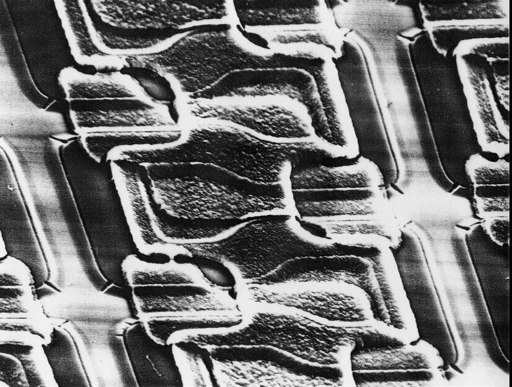 Poly-diffusion capacitor 1T-DRAM ΗΜΥ307 Δ17: