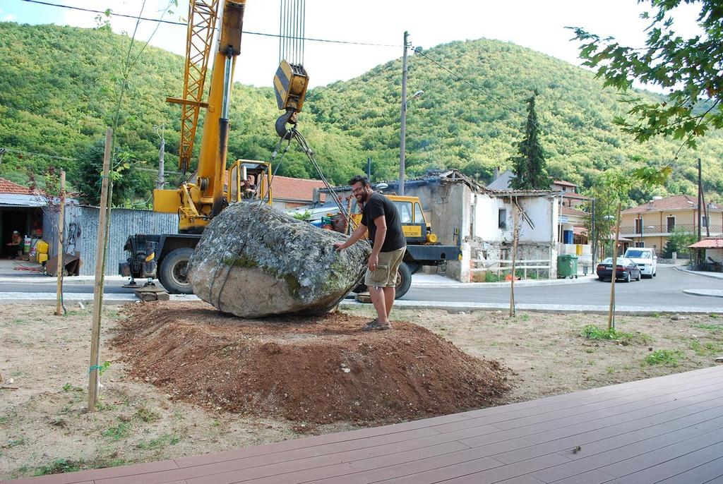 ΠΑΝΕΠΙΣΤΗΜΙΟ ΔΥΤΙΚΗΣ ΜΑΚΕΔΟΝΙΑΣ ΣΧΟΛΗ ΚΑΛΩΝ ΤΕΧΝΩΝ ΤΜΗΜΑ ΕΙΚΑΣΤΙΚΩΝ ΚΑΙ ΕΦΑΡΜΟΣΜΕΝΩΝ ΤΕΧΝΩΝ ΕΙΚΑΣΤΙΚΗ ΠΟΡΕIΑ ΠΡΟΣ ΤΙΣ ΠΡΕΣΠΕΣ 2017 Νοητά και Πραγματικά Μνημεία φύση/όρια/υλικά ΙΙΙ, 2 έως 9 Ιουλίου