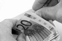 584 δικαιούχους και αφορά συνολικά 451.800 άτομα.